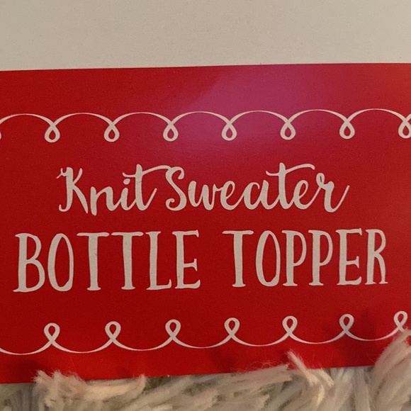 Holiday Gift Wrap Knit ‘JOY’ Sweater & Hat Bottle Topper 💗 Green & Red - Picture 11 of 13